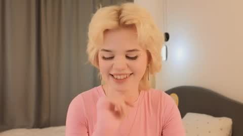 Alisha online show from June 4, 2:43 pm