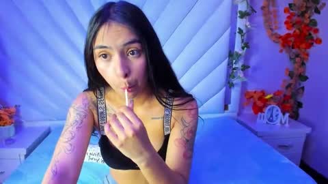 Snapshot of _isabella_swan chatting on October 16, 8:44 pm _isabella_swan online show from October 16, 8:44 pm