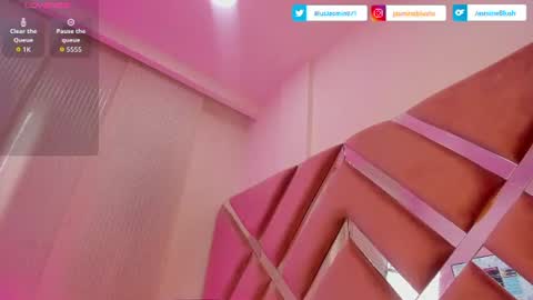 Jasmine online show from June 15, 1:33 pm