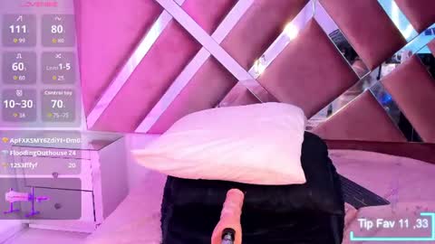 Jasmine online show from July 28, 4:39 pm