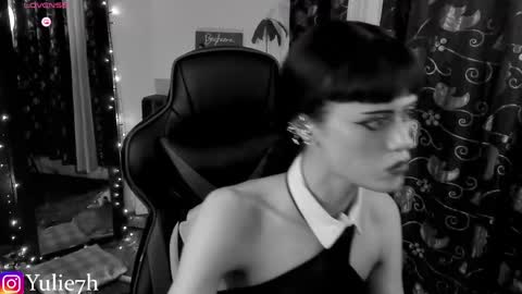  ...  online show from June 5, 11:22 pm