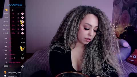 _just_a_queen_3 online show from February 14, 7:54 pm