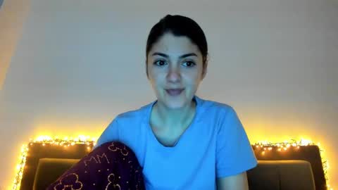 _just_a_simple_girl online show from February 26, 9:12 am