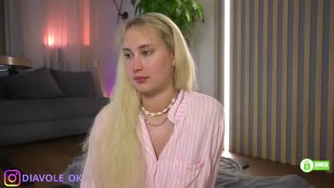 Kate online show from June 25, 5:03 pm