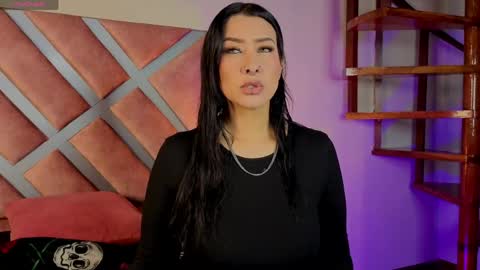 kelly online show from May 1, 11:13 am