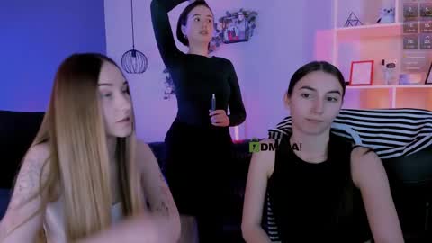 _kellykitten_ online show from April 23, 10:01 am