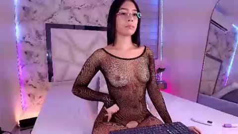 Kendall online show from July 25, 3:24 am