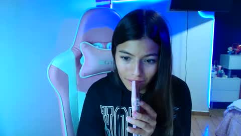 khloe sweet online show from May 25, 10:09 pm