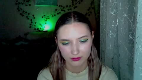 _kikiclark_ online show from November 14, 10:32 pm