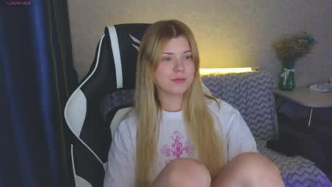 Molly   online show from May 27, 8:50 pm
