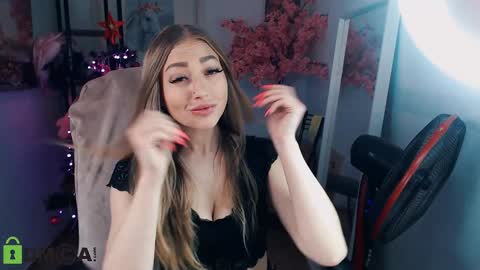 Snapshot of _kittyboo chatting on December 31, 3:45 am Aleksa online show from December 31, 3:45 am