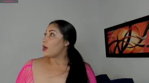 Lauralove online show from April 29, 9:20 pm