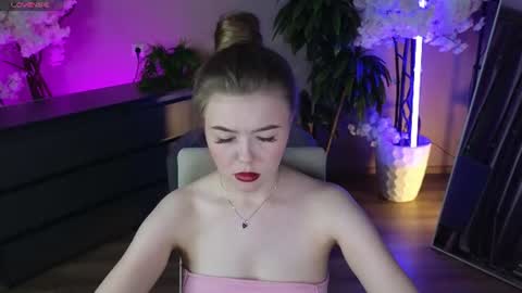 _liilcrystal_ online show from July 21, 7:03 pm