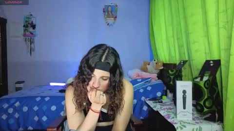 Lindasy online show from November 11, 8:17 pm