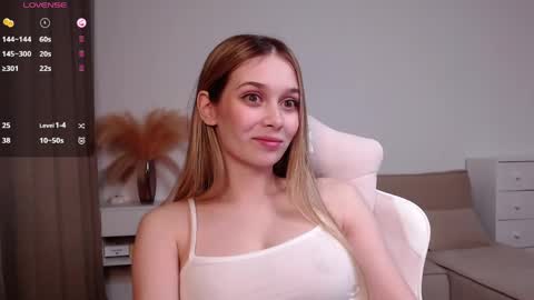 Amelia                        online show from April 29, 9:09 pm