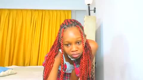 Littlevenus online show from May 1, 2:15 am
