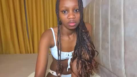 Littlevenus online show from November 19, 11:38 pm