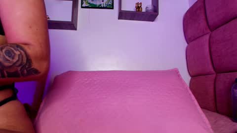 Snapshot of _lorrayne_ chatting on January 30, 12:06 pm Lorrayne online show from January 30, 12:06 pm