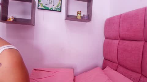 Snapshot of _lorrayne_ chatting on February 4, 11:49 am Lorrayne online show from February 4, 11:49 am