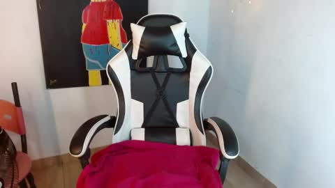 _lucianaa_1 online show from June 25, 10:55 pm