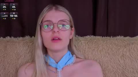 Monica online show from November 10, 8:15 pm