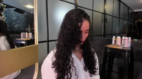  Luna  online show from December 6, 1:55 pm