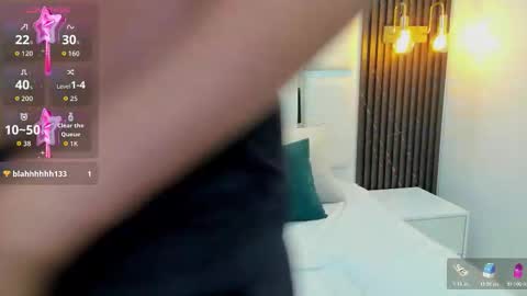 _luna_rossee_ online show from March 12, 10:56 pm