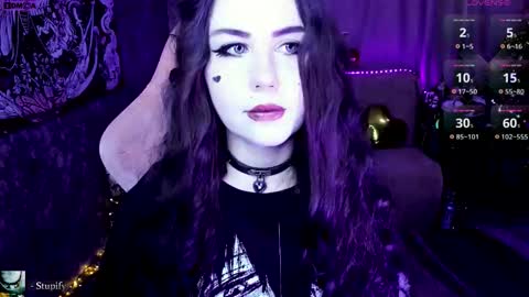 Mia online show from February 14, 4:42 pm