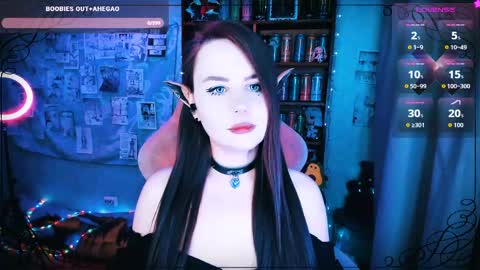 Mia online show from May 9, 7:05 pm