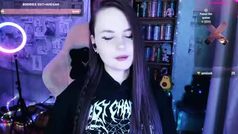 Mia online show from May 8, 5:38 pm