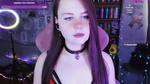 Mia online show from May 22, 8:12 am