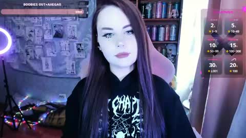 Mia online show from May 7, 4:17 am