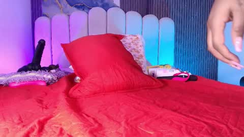 Maddy online show from December 2, 12:18 pm