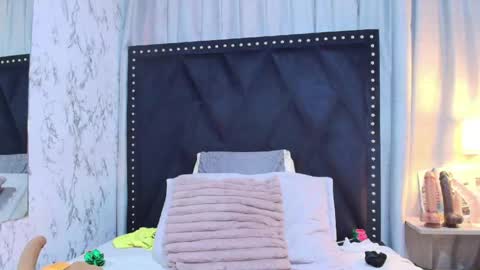 _marcela__ online show from June 6, 11:49 am
