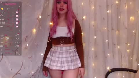 Snapshot of _marcelline_ chatting on December 18, 9:04 am Kira online show from December 18, 9:04 am