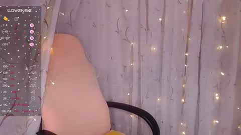 Snapshot of _marcelline_ chatting on February 23, 8:33 am Kira online show from February 23, 8:33 am