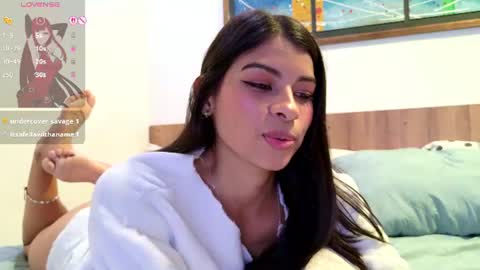 Mia online show from June 17, 4:08 pm