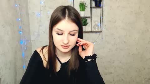 Mia online show from February 27, 2:00 pm