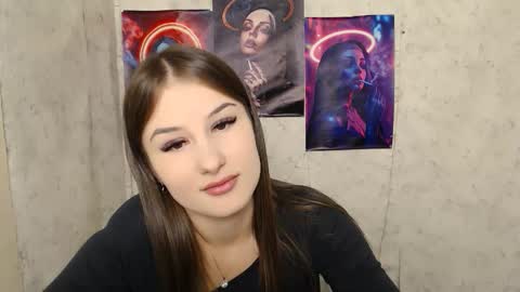 Mia online show from October 5, 1:49 pm