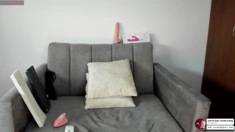 Mila online show from December 4, 9:02 pm