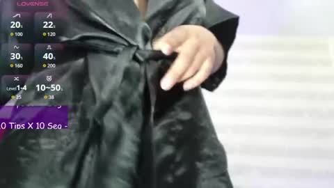 _milu23_ online show from June 23, 2:59 pm