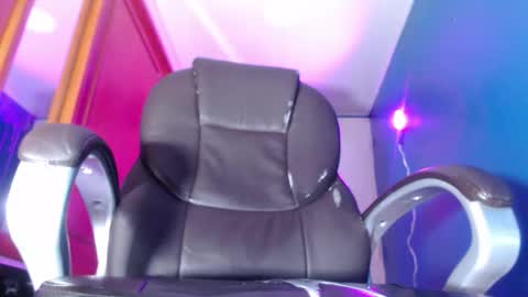 Snapshot of _milu23_ chatting on October 17, 6:22 pm _milu23_ online show from October 17, 6:22 pm