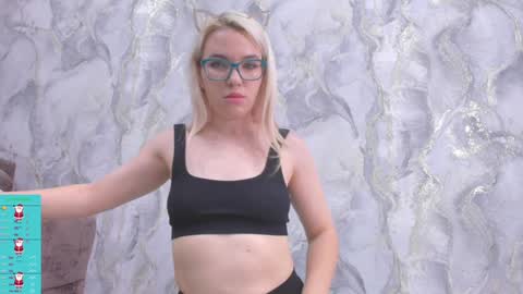 Snapshot of _miss_strawberry_ chatting on January 31, 7:07 am Sofia birthday october 29 online show from January 31, 7:07 am