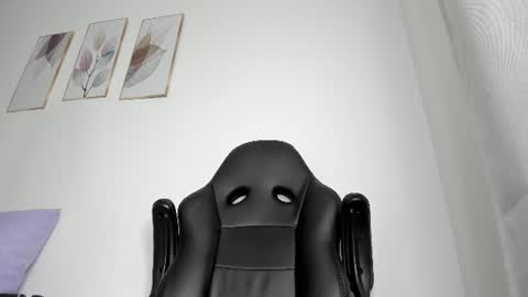 _molly_rosse_ online show from July 2, 12:00 pm