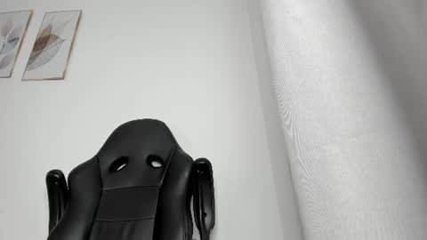 _molly_rosse_ online show from June 25, 12:18 pm