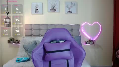 _naomi_s online show from June 14, 1:44 pm