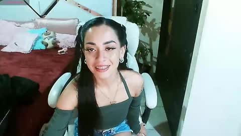 Snapshot of _natashaa19 chatting on February 23, 2:07 pm Natasha Rodriguez independent model online show from February 23, 2:07 pm