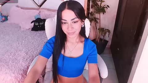 Snapshot of _natashaa19 chatting on February 18, 7:21 pm Natasha Rodriguez independent model online show from February 18, 7:21 pm