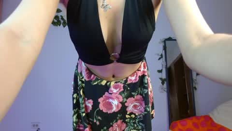 Snapshot of _nayade_ chatting on December 14, 11:56 pm _nayade_ online show from December 14, 11:56 pm