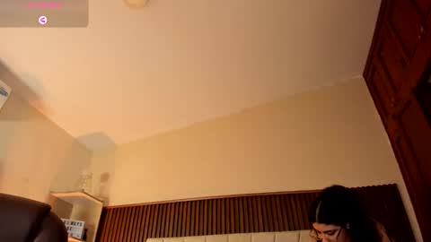 Niah  You can call me Ni or cutie haha online show from January 8, 10:03 pm